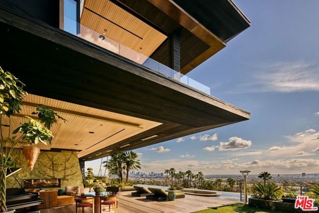 1851 N Stanley Avenue, Los Angeles CA: https://media.crmls.org/mediaz/6aa844f2-29c1-44dc-9d89-2f27340a1981.jpg