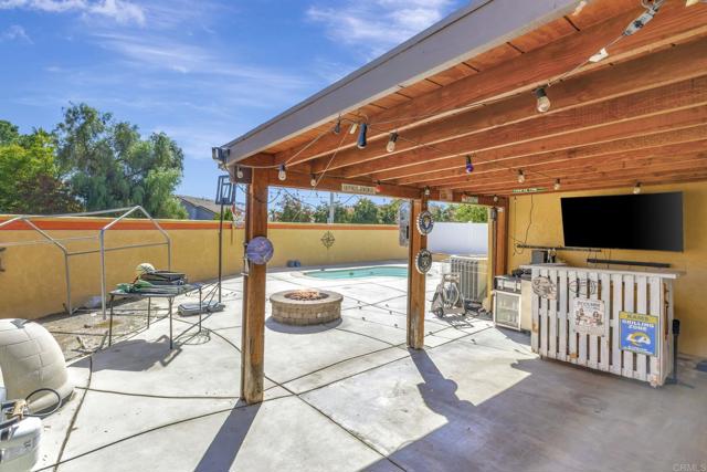 39820 Osprey Road, Murrieta CA: https://media.crmls.org/mediaz/6aa85847-d646-4740-b4de-765ff109cf73.jpg