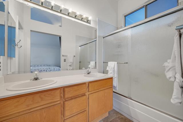 6997 Foxtail Dr, Livermore CA: https://media.crmls.org/mediaz/6aa89dc2-9924-4dd8-b2c5-2106f2ac64cd.jpg