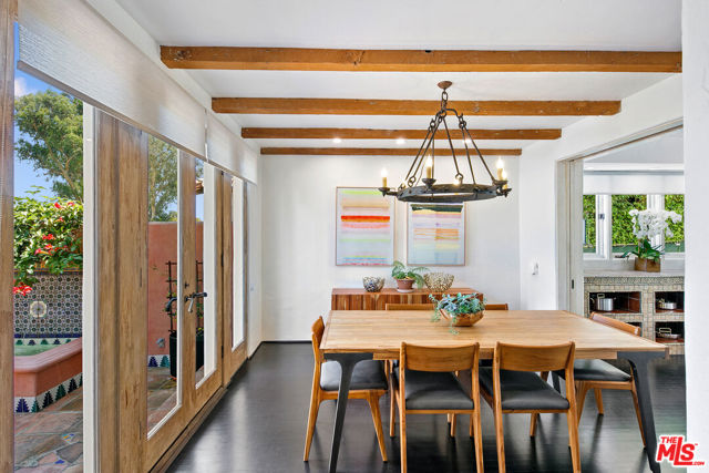 331 S Medio Drive, Los Angeles CA: https://media.crmls.org/mediaz/6aa94224-2150-4691-9d62-44dcbf134e4c.jpg