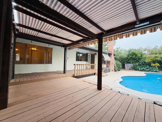 1100 Terra Way, Roseville CA: https://media.crmls.org/mediaz/6aa9578a-ce1f-4ab1-acea-7384360158b5.jpg