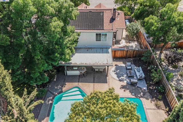 519 Ellesmere Dr, Walnut Creek CA: https://media.crmls.org/mediaz/6aa9b924-0225-482f-a0d6-be3fc4dbd8bf.jpg