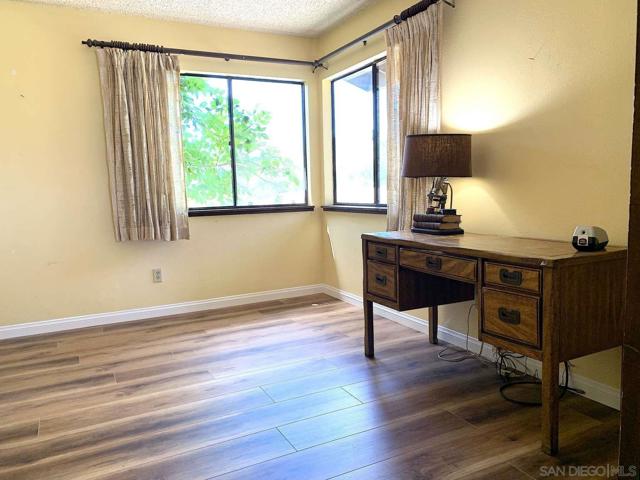 30809 Desert Shadow Rd, Castaic CA: https://media.crmls.org/mediaz/6aa9ca4d-882c-44ec-a4f0-9a98d8e3dc7c.jpg