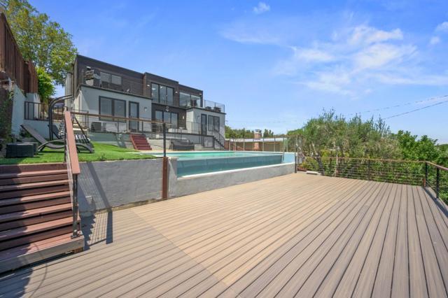 1548 Los Montes Drive, Burlingame CA: https://media.crmls.org/mediaz/6aa9e822-5aa5-48d1-8d4c-cba9a8b61a78.jpg