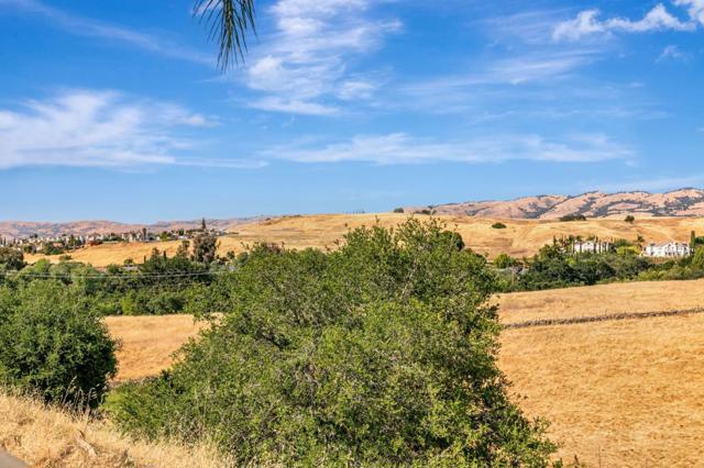 4224 Indigo Oak Court, San Jose CA: https://media.crmls.org/mediaz/6aaa465d-b408-4b32-802f-475ca0b9675a.jpg
