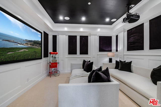 4402 Ledge Avenue, Toluca Lake CA: https://media.crmls.org/mediaz/6aaa7394-537b-4811-8963-e7ca0020a500.jpg