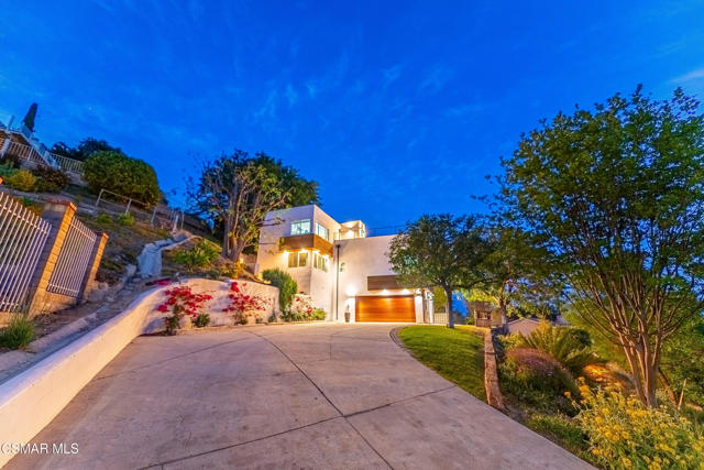 28333 Foothill Drive, Agoura Hills CA: https://media.crmls.org/mediaz/6aaac4a9-a270-4c6b-9493-2591a9ff4c20.jpg