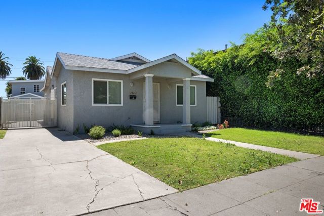 2926 S West View Street, Los Angeles CA: https://media.crmls.org/mediaz/6aaaced5-63a0-4d0a-8e94-22d8be6d2590.jpg
