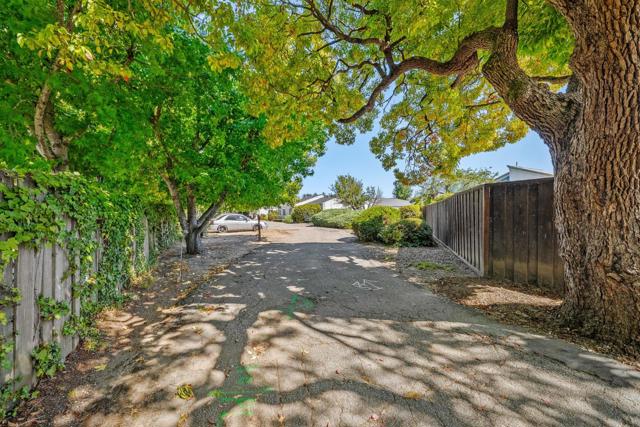 3268 Mission Drive, Santa Cruz CA: https://media.crmls.org/mediaz/6aaaceec-afcc-4b77-b87c-c36aee1e164f.jpg