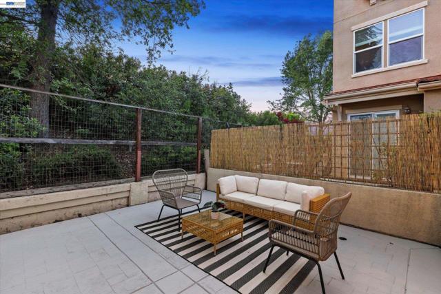 5880 Hillbrook Pl, Dublin CA: https://media.crmls.org/mediaz/6aabac5d-1fbf-4b19-8a9c-d5a84d1ff869.jpg