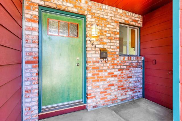 945 San Ramon Court, Mountain View CA: https://media.crmls.org/mediaz/6aabd3b4-a181-4784-9e74-93e90e48b8bb.jpg
