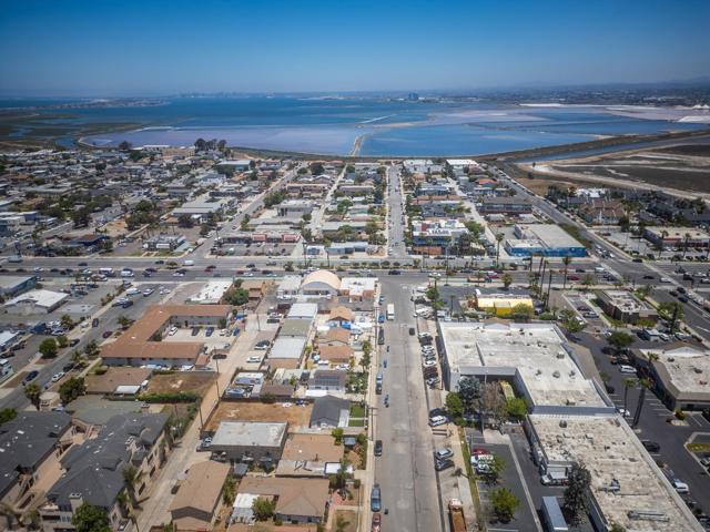 760 Florence St, Imperial Beach CA: https://media.crmls.org/mediaz/6aabe4cf-97f8-4bdb-849a-1bad0025fd05.jpg