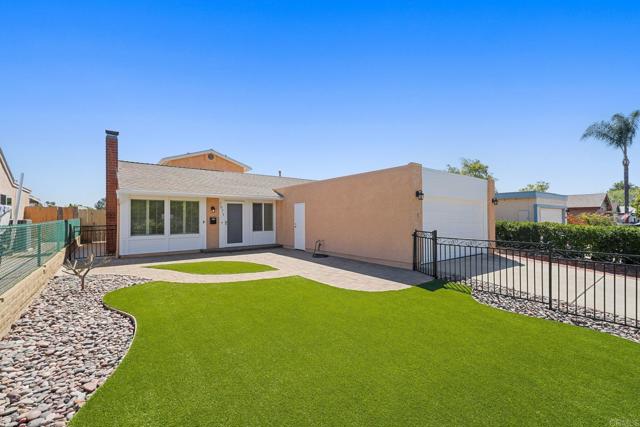 Detail Gallery Image 4 of 38 For 7071 Barker Way, San Diego,  CA 92119 - 4 Beds | 3 Baths