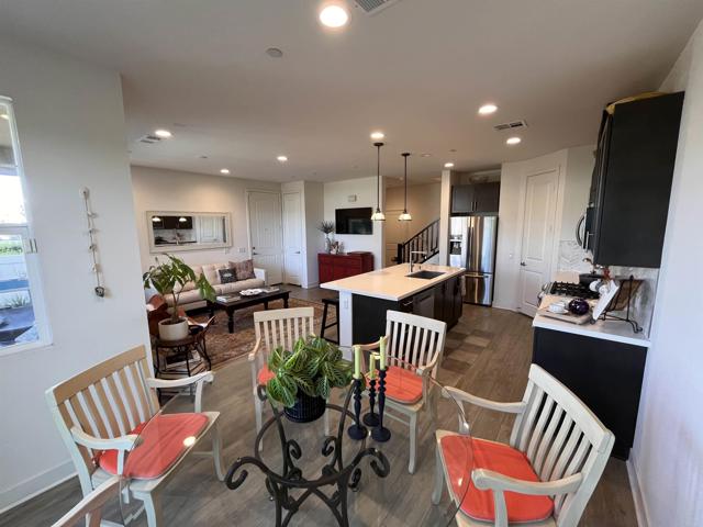 Detail Gallery Image 10 of 27 For 3336 Campo Azul Court Ct, Carlsbad,  CA 92010 - 3 Beds | 2/1 Baths