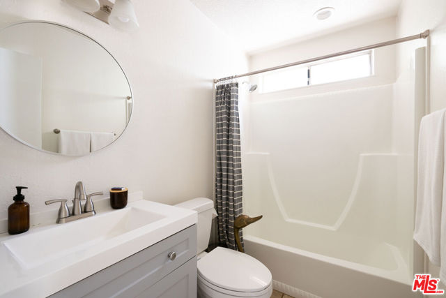 687 E Orange Grove Boulevard, Pasadena CA: https://media.crmls.org/mediaz/6aad12c8-9e42-44d0-b78a-73338afc1812.jpg