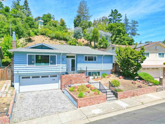 82 Elysian Fields Dr., Oakland CA: https://media.crmls.org/mediaz/6aad68aa-7aa1-425e-9d86-200380e6f392.jpg