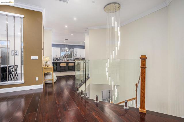 130 Arbor View Ln, Lafayette CA: https://media.crmls.org/mediaz/6aad908f-d4fc-4dbc-b247-58b50bded971.jpg