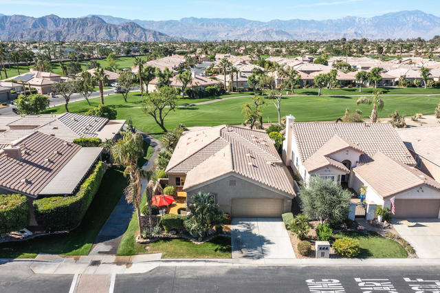 43363 N Heritage Palms Drive, Indio CA: https://media.crmls.org/mediaz/6aae4363-8668-4336-a9b4-57de6956cd3d.jpg