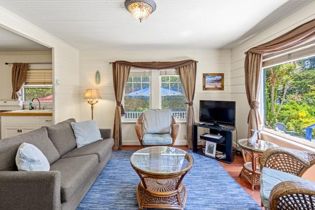 620 El Salto Drive, Capitola CA: https://media.crmls.org/mediaz/6aae6df9-57f4-411a-9e26-96ad6a3f74ba.jpg