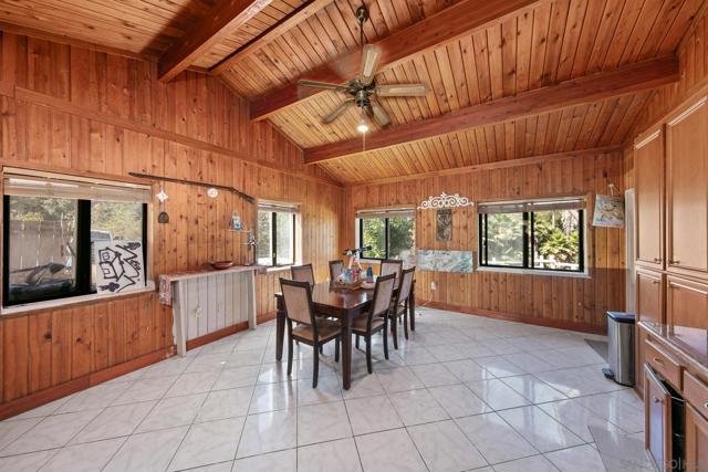 15950 Green Valley Heights Road, Ramona CA: https://media.crmls.org/mediaz/6aaf013b-c464-4eae-8809-367340d5eec6.jpg