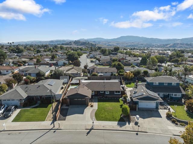 1231 Westward Drive, Hollister CA: https://media.crmls.org/mediaz/6aaf1164-1b34-4dc4-8ee9-580e4dd215dd.jpg