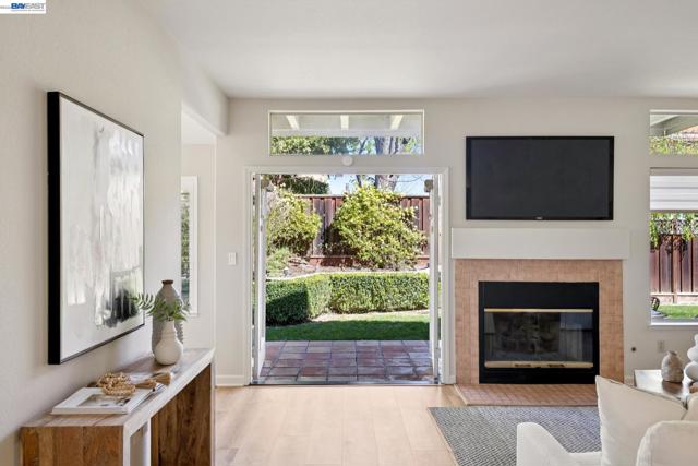 Image 23 of 60 For 674 Crystal Ct