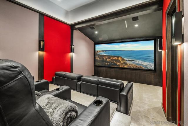 16590 Calle Familia, Rancho Santa Fe CA: https://media.crmls.org/mediaz/6aaf4b23-a71c-4157-a2bf-20c9c5fd6eb9.jpg