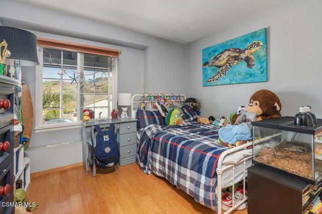 1076 Calle Contento, Thousand Oaks CA: https://media.crmls.org/mediaz/6aaf4bc3-0321-4768-80d0-900dfb9c8400.jpg