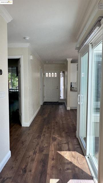 706 Lakeside Ct, Danville CA: https://media.crmls.org/mediaz/6aaf4eba-c487-46fd-ab73-f3a1c27884ee.jpg