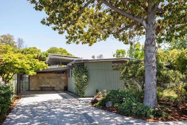 86 Roosevelt Circle, Palo Alto CA: https://media.crmls.org/mediaz/6aafa206-3c33-40cb-8b67-6da64b121694.jpg