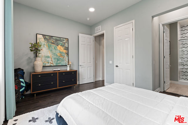 55 Suede, Irvine CA: https://media.crmls.org/mediaz/6aafb51b-dc95-4cf0-8688-6e2e70668b68.jpg