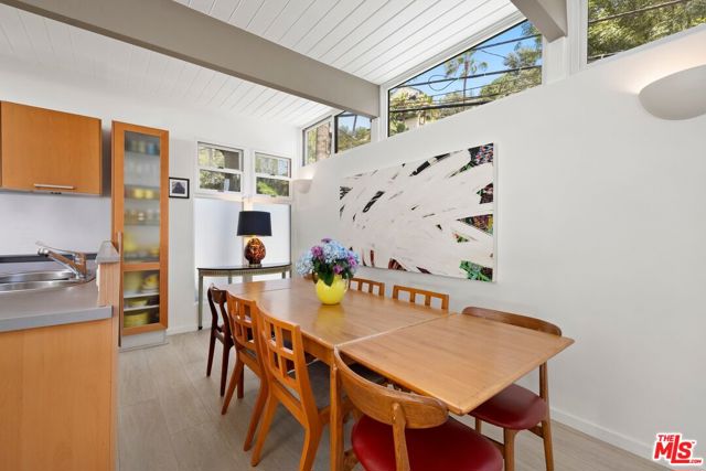 2509 Greenvalley Road, Los Angeles CA: https://media.crmls.org/mediaz/6aafe228-dfd9-470f-915f-5a8a81371ea9.jpg