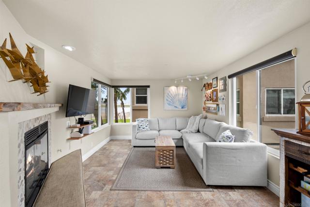 841 Pismo Ct, San Diego CA: https://media.crmls.org/mediaz/6ab038bd-1d45-4a8f-abb9-38e1d117b377.jpg