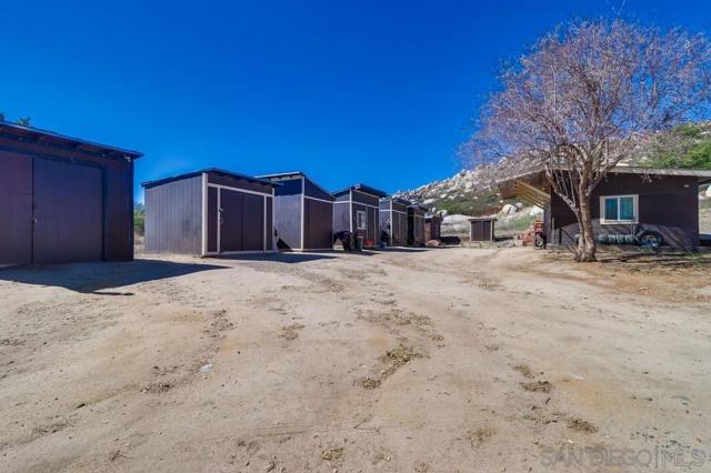 2044 Boulder Oaks Rd, Potrero CA: https://media.crmls.org/mediaz/6ab06d64-ab88-4e62-9edf-abfcb89e02ee.jpg