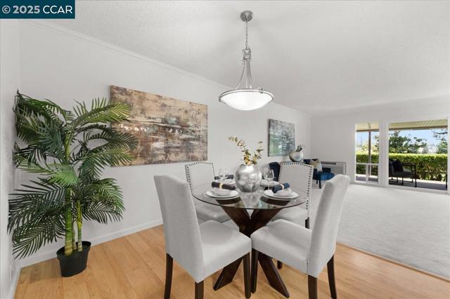 1256 Skycrest Dr, Walnut Creek CA: https://media.crmls.org/mediaz/6ab0893b-e544-4657-a1ec-f6b0591e9612.jpg