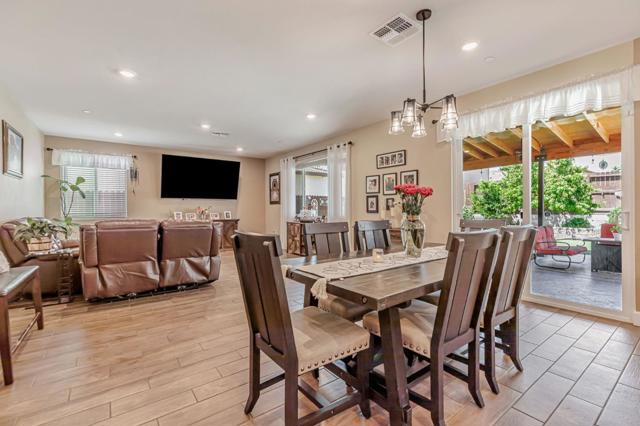 2340 Hibiscus Drive, Hollister CA: https://media.crmls.org/mediaz/6ab08b63-4bd1-4573-8e4c-56954b85c6e9.jpg