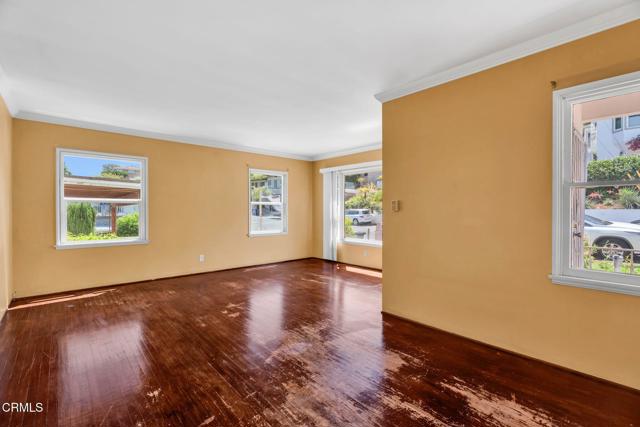 4127 Scandia Way, Los Angeles CA: https://media.crmls.org/mediaz/6ab0e27f-7bf9-49e0-928b-e19925936cb8.jpg