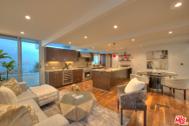 3804 Duray Place, Los Angeles CA: https://media.crmls.org/mediaz/6ab14769-d1b8-47b6-9006-7520bc37dc3d.jpg