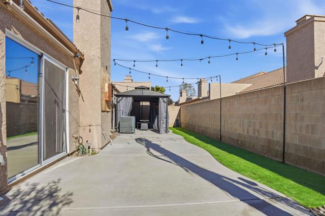 998 Hillcrest St, Hemet CA: https://media.crmls.org/mediaz/6ab178c4-be75-4f78-aab0-5c39b9eb38da.jpg