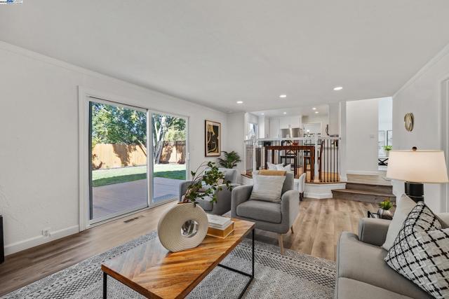 3641 Shenandoah Ct, Pleasanton CA: https://media.crmls.org/mediaz/6ab1ac74-e1cb-415f-9131-ca2081ad5fd1.jpg