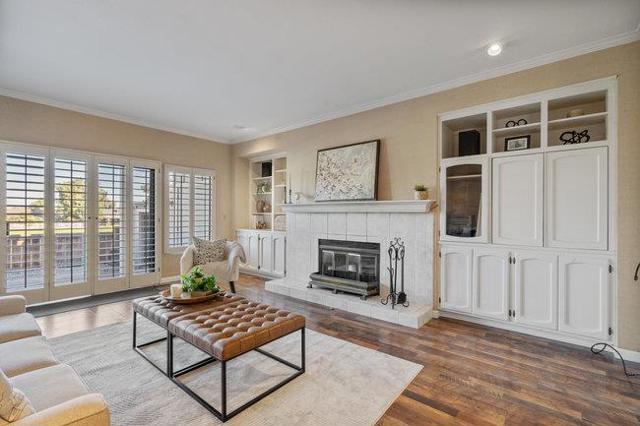 756 Duffin Drive, Hollister CA: https://media.crmls.org/mediaz/6ab1b835-17bb-4a11-ad46-4a03c3e3a018.jpg