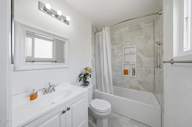 Detail Gallery Image 13 of 27 For 10260 Plainview Ave #12,  Los Angeles,  CA 91042 - 3 Beds | 2/1 Baths