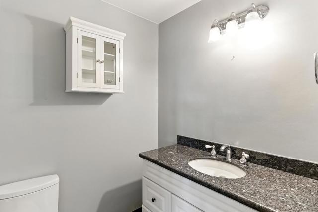 1675 Escalante Way, Burlingame CA: https://media.crmls.org/mediaz/6ab4ad96-50f7-4e5a-9eff-417b604e4e72.jpg