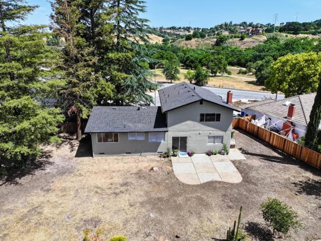 6843 Dalmeny Court, San Jose CA: https://media.crmls.org/mediaz/6ab4c4ac-00df-4d0c-b479-d704365f86e3.jpg