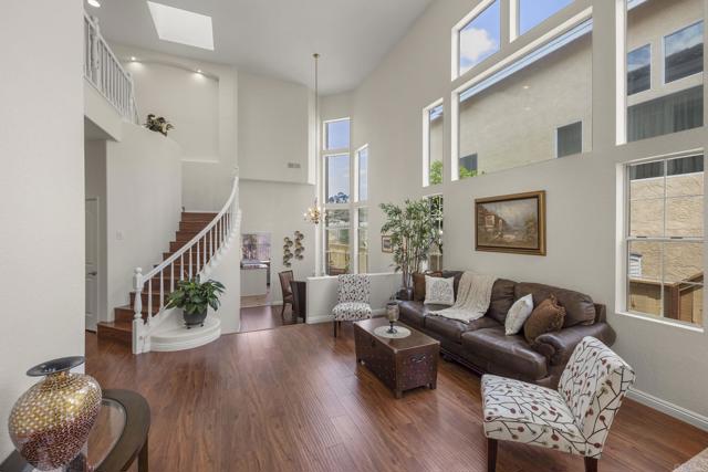 Detail Gallery Image 4 of 65 For 9432 Hito Ct, San Diego,  CA 92129 - 5 Beds | 3 Baths