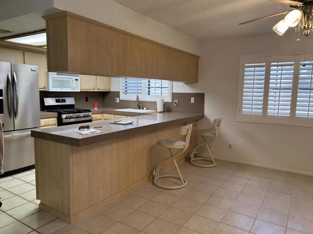 43705 Warner Trail, Palm Desert CA: https://media.crmls.org/mediaz/6ab55451-6eca-4633-8a60-0974f49ed212.jpg