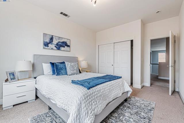 141 Pescara Blvd, Brentwood CA: https://media.crmls.org/mediaz/6ab6150f-a44c-4f15-ae3b-c47c2590286c.jpg