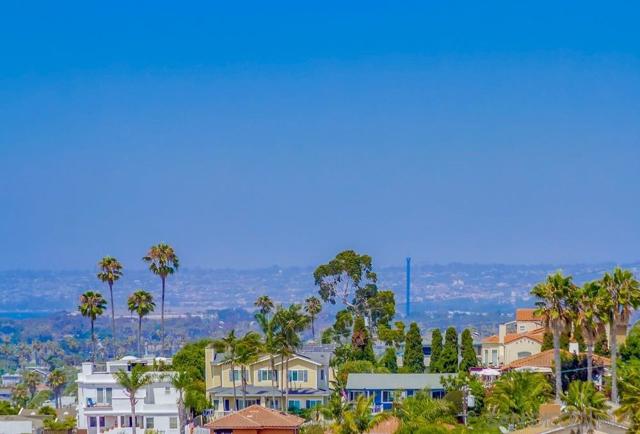 4607 Santa Cruz, San Diego CA: https://media.crmls.org/mediaz/6ab7231c-365c-4ffd-b83d-66ab85f222e3.jpg