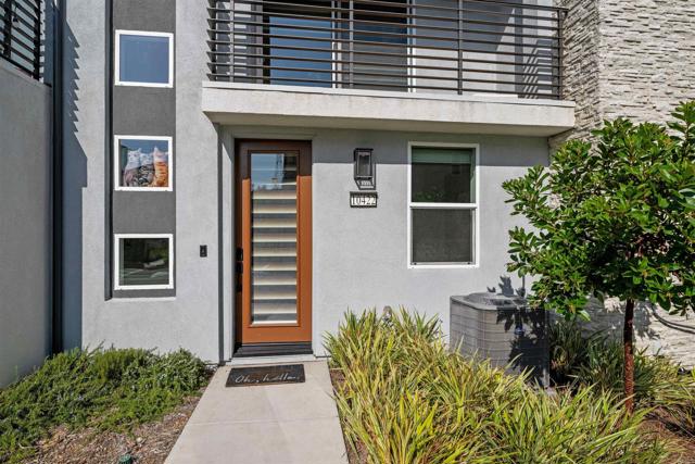 10422 Adamson Way, San Diego CA: https://media.crmls.org/mediaz/6ab7a1b8-6eaa-4216-90b4-128a0f81afc6.jpg