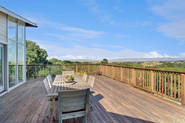 415 Golden Oak Drive, Portola Valley CA: https://media.crmls.org/mediaz/6ab7af7a-28e1-443b-9574-1cc7697d6518.jpg